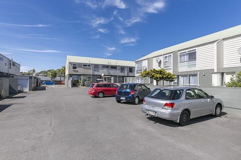 Photo of property in Lynbrae Court Flats, 17/4 Dr Taylor Terrace, Johnsonville, Wellington, 6037
