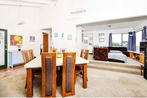 Photo of property in 81 Pupuke Road, Northcote, Auckland, 0627