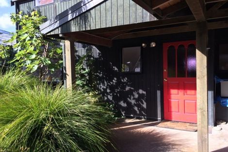 Photo of property in 14 Range Road, Swanson, Auckland, 0816