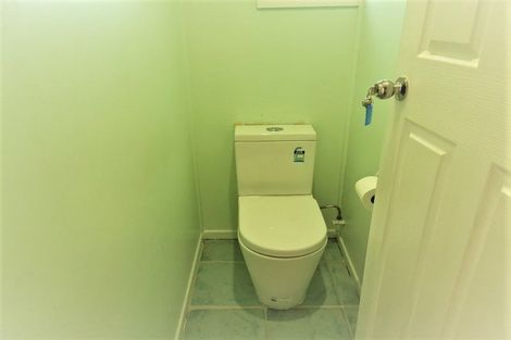 Photo of property in 10 Wallace Road, Mangere Bridge, Auckland, 2022