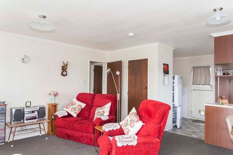 Photo of property in 4 Mccallum Street, Dannevirke, 4930