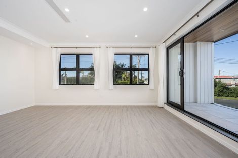 Photo of property in 44a Merani Street, Belmont, Auckland, 0622