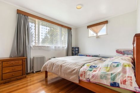Photo of property in 4 Malmo Place, Massey, Auckland, 0614