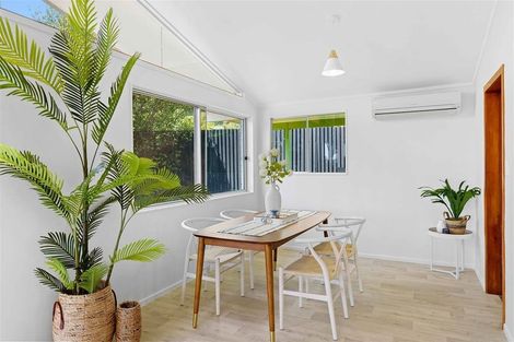 Photo of property in 15 Ruru Street, Waikanae, 5036