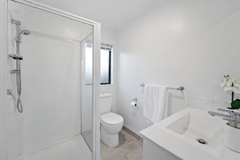 Photo of property in 2 Whitbourne Heights, Manurewa, Auckland, 2105