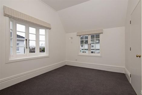 Photo of property in 21 Cheviot Road, Lowry Bay, Lower Hutt, 5013