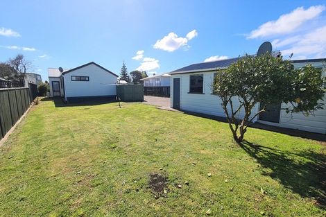 Photo of property in 49 Brennan Place, Opunake, 4616