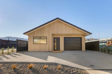 Photo of property in 5 Guthrie Street, Lake Hawea, 9382