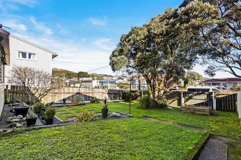 Photo of property in 64 Astrolabe Street, Cannons Creek, Porirua, 5024