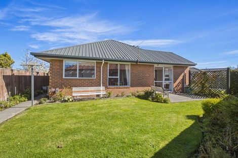Photo of property in 2/9 Showgate Avenue, Sockburn, Christchurch, 8042
