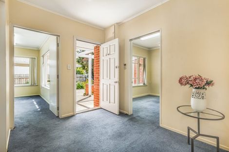 Photo of property in 213 Memorial Avenue, Burnside, Christchurch, 8053