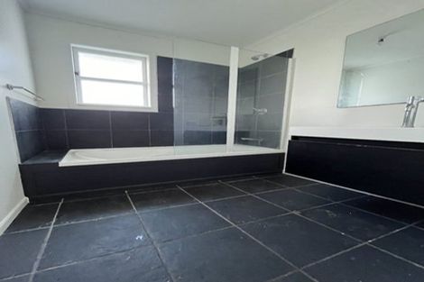 Photo of property in 17 Collingwood Road, Waiuku, 2123