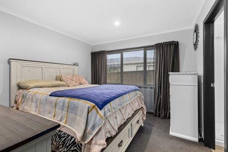 Photo of property in 139b Wainuiomata Road, Wainuiomata, Lower Hutt, 5014