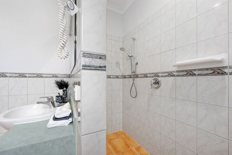 Photo of property in 55a Lonely Track Road, Fairview Heights, Auckland, 0632