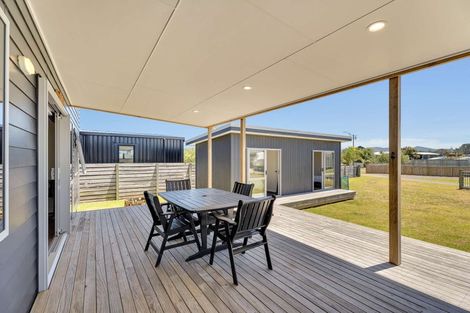 Photo of property in 112 Mahoe Place, Matarangi, Whitianga, 3592