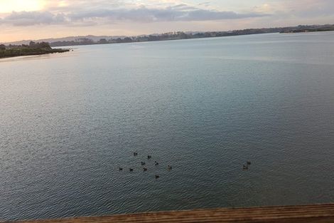 Photo of property in 8 Lawson Way, Weymouth, Auckland, 2103