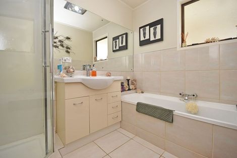 Photo of property in 30a Gills Avenue, Papakura, 2110