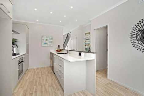 Photo of property in 14 Matairangi Avenue, Totara Heights, Auckland, 2105