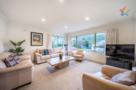 Photo of property in 10 Opurere Grove, Tirohanga, Lower Hutt, 5010