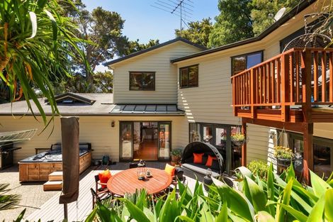 Photo of property in 25 Moore Street, Hillcrest, Auckland, 0627