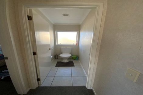 Photo of property in 2/246 Cascades Road, Botany Downs, Auckland, 2010