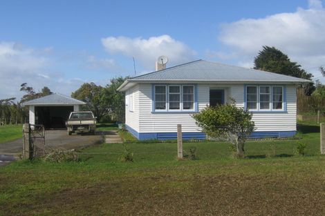 Photo of property in 6 West Coast Road, Te Kopuru, 0391