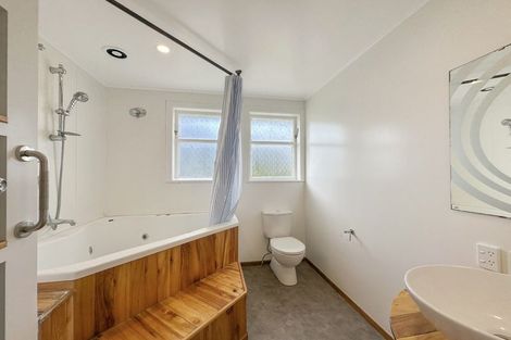 Photo of property in 166 Paterson Street, Aramoho, Whanganui, 4500