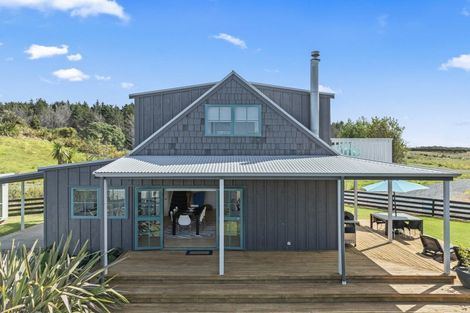 Photo of property in 806 Cove Road, Waipu, 0582