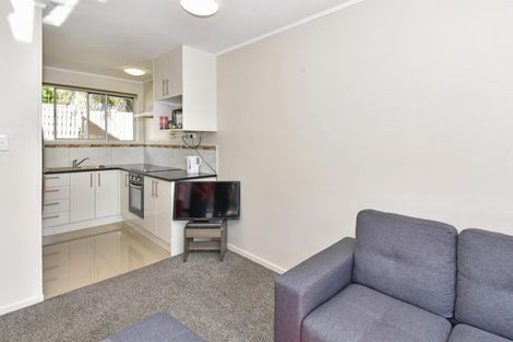 Photo of property in 2/1 Plunket Avenue, Papatoetoe, Auckland, 2104