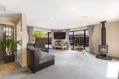 Photo of property in 8 Ada Place, Lake Hayes, Queenstown, 9304