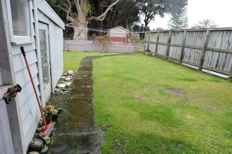 Photo of property in 9 Aputa Avenue, Te Puru, Thames, 3575