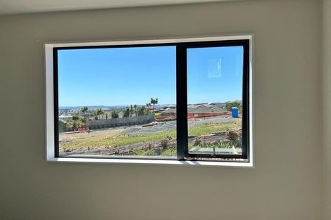 Photo of property in 3b Putiputi Way, Papakura, 2110