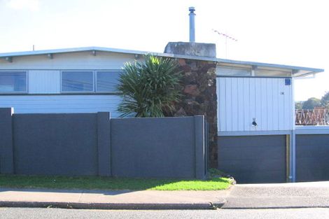 Photo of property in 413 East Coast Road, Mairangi Bay, Auckland, 0630