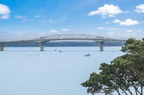 Photo of property in 104a Stanley Point Road, Stanley Point, Auckland, 0624