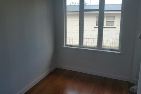 Photo of property in 176 Beach Haven Road, Beach Haven, Auckland, 0626