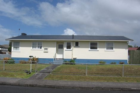 Photo of property in 2 Maybelle Place, Kelston, Auckland, 0602