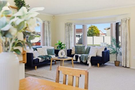 Photo of property in 6a Compton Place, Mount Maunganui, 3116
