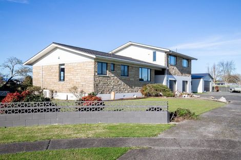 Photo of property in 3 Mcquarrie Place, Ngatea, 3503
