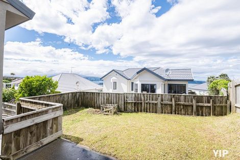 Photo of property in 79 Dress Circle, Newlands, Wellington, 6037
