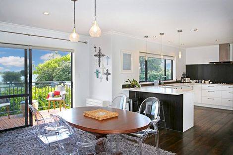 Photo of property in 114f Sandspit Road, Waiuku, 2123