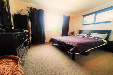 Photo of property in 1/34 Reynella Drive, Massey, Auckland, 0614