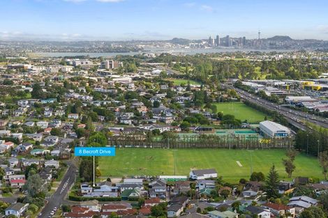Photo of property in 8 Becroft Drive, Forrest Hill, Auckland, 0620