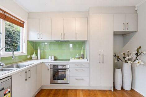 Photo of property in 1/154 Forrest Hill Road, Forrest Hill, Auckland, 0620