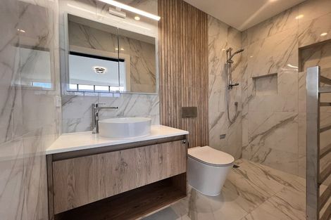 Photo of property in 2/6 Princes Street, Northcote Point, Auckland, 0627