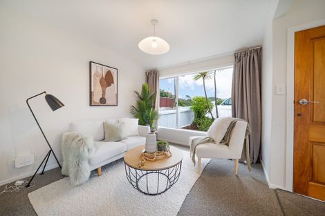 Photo of property in 8a Alister Way, Churton Park, Wellington, 6037