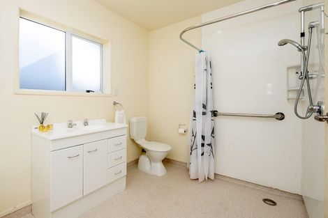 Photo of property in 79 Glover Road, Hawera, 4610