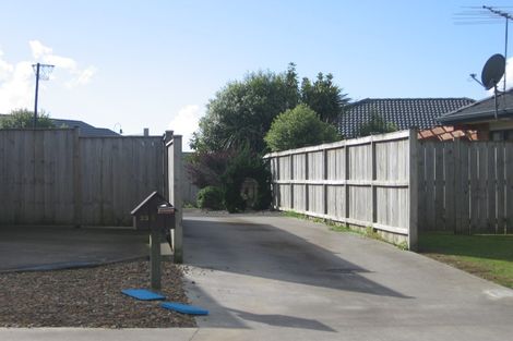 Photo of property in 33a Belcoo Crescent, East Tamaki, Auckland, 2013