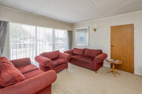 Photo of property in 22 Kings Drive, Levin, 5510