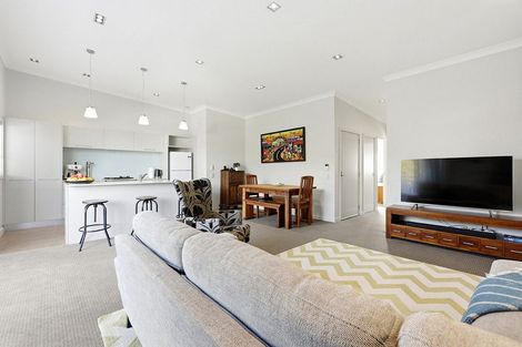 Photo of property in 12 Parkside Drive, Orewa, 0931