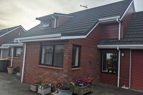 Photo of property in 2/9 Mana Esplanade, Paremata, Porirua, 5026